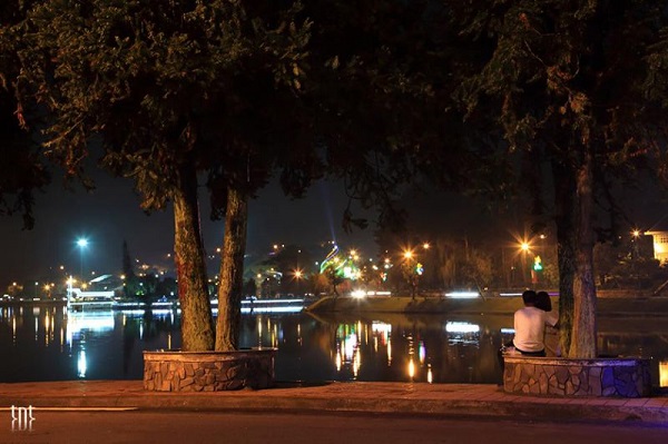 Hồ Xuân Hương Đà Lạt về đêm